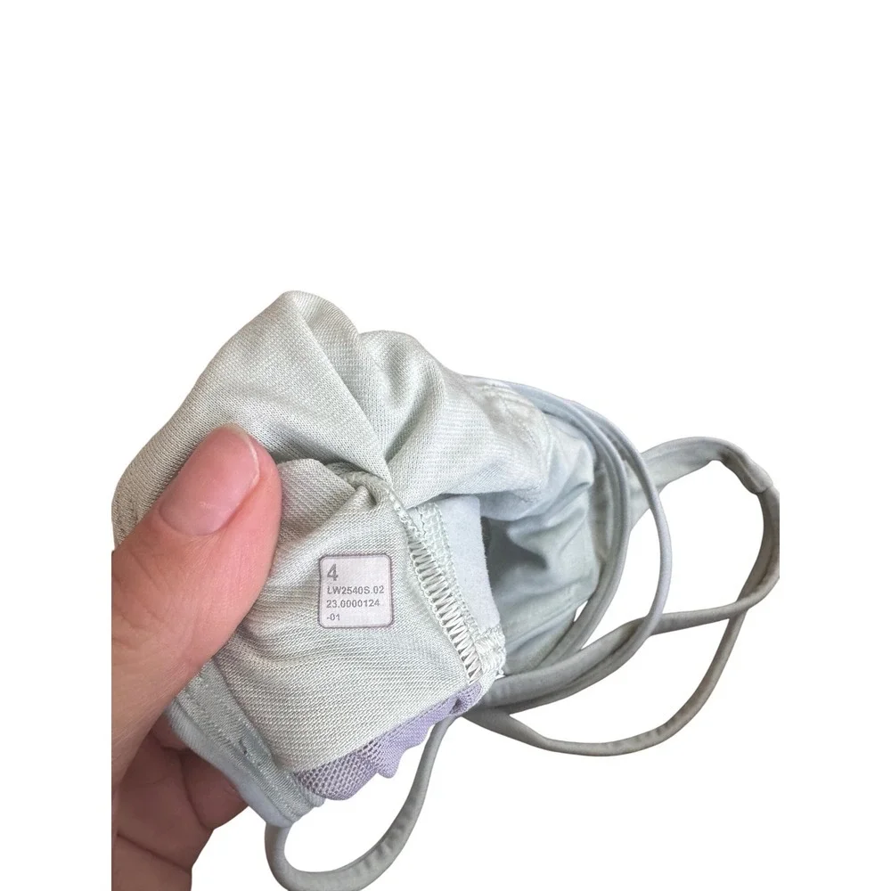 Lululemon Energy Bra Size 4 Light Support Yoga Workout Cross Back Light‎ Green